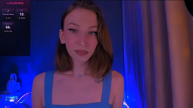 ellaamber online show from November 28, 2025, 1:06 am