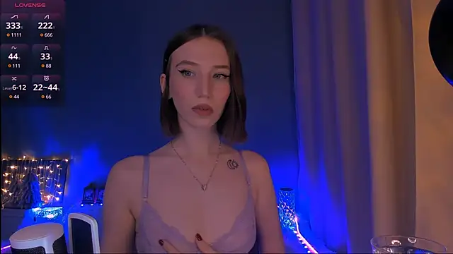 ellaamber online show from January 12, 2025, 10:54 pm