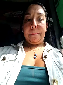 Snapshot of Bella_keny chatting on June 19, 2026, 2:56 pm Bella keny online show from June 19, 2026, 2:56 pm