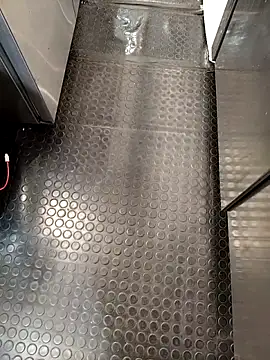 Snapshot of A_man_in_public chatting on September 27, 2025, 2:23 pm A man in public online show from September 27, 2025, 2:23 pm