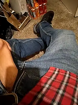 Snapshot of A_man_in_public chatting on November 27, 2025, 8:20 pm A man in public online show from November 27, 2025, 8:20 pm