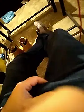 Snapshot of A_man_in_public chatting on January 9, 2026, 12:34 pm A man in public online show from January 9, 2026, 12:34 pm