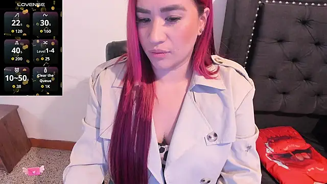 Snapshot of EmaGw chatting on December 4, 2025, 12:59 pm EmaGw online show from December 4, 2025, 12:59 pm