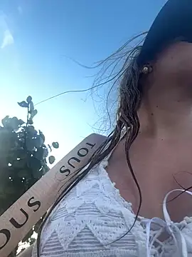 Snapshot of AudreyElla chatting on February 8, 2025, 10:08 pm AudreyElla online show from February 8, 2025, 10:08 pm