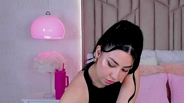 Snapshot of AudreyElla chatting on January 16, 2026, 4:49 am AudreyElla online show from January 16, 2026, 4:49 am