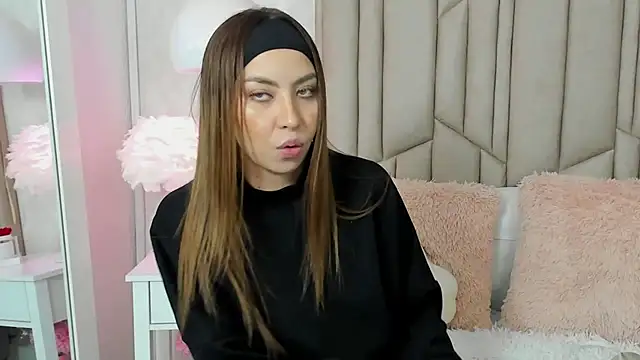 Snapshot of AudreyElla chatting on January 31, 2025, 12:39 am AudreyElla online show from January 31, 2025, 12:39 am