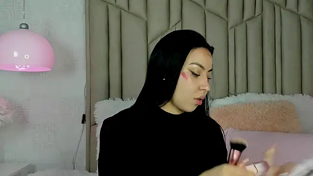 Snapshot of AudreyElla chatting on March 5, 2026, 4:20 am AudreyElla online show from March 5, 2026, 4:20 am