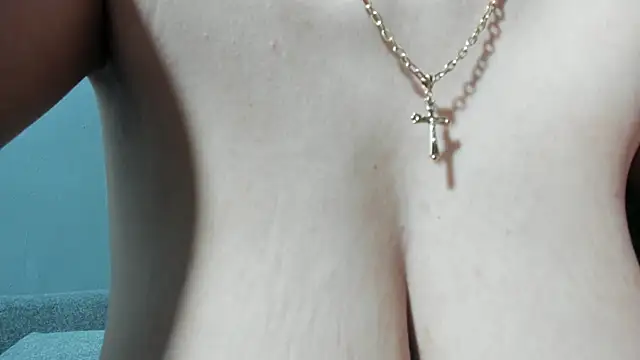 Snapshot of SexxyMeriem chatting on December 5, 2025, 8:13 am SexxyMeriem online show from December 5, 2025, 8:13 am