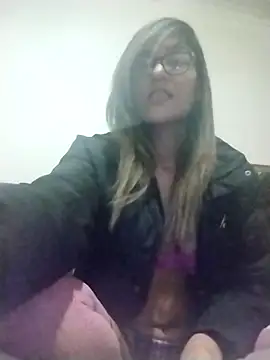 Snapshot of karmicQueen669 chatting on May 14, 2026, 5:32 pm karmicQueen669 online show from May 14, 2026, 5:32 pm