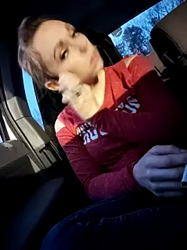 Snapshot of Genevieve143 chatting on February 12, 2025, 12:16 am Genevieve143 online show from February 12, 2025, 12:16 am