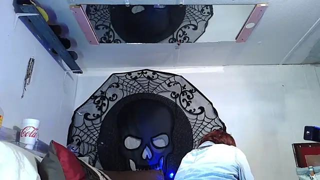 Snapshot of Genevieve143 chatting on October 29, 2025, 8:57 am Genevieve143 online show from October 29, 2025, 8:57 am