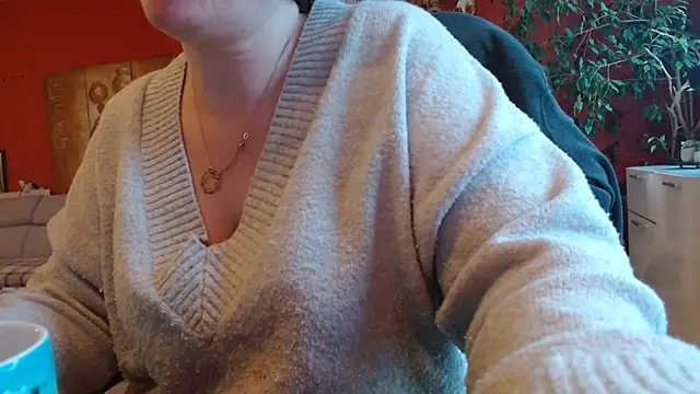 Snapshot of cruellaculdenfer67 chatting on February 10, 2026, 2:27 pm cruellaculdenfer67 online show from February 10, 2026, 2:27 pm