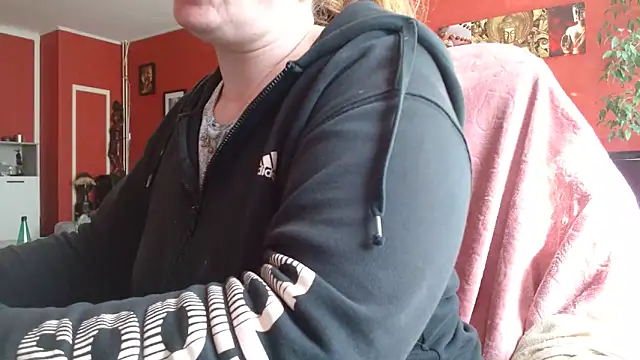 Snapshot of cruellaculdenfer67 chatting on April 2, 2026, 1:18 pm cruellaculdenfer67 online show from April 2, 2026, 1:18 pm