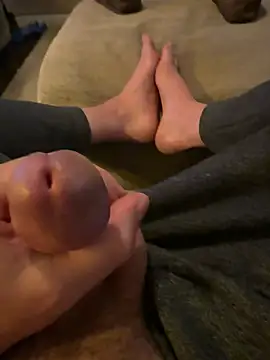 Feettlover69 online show from May 18, 2026, 7:29 pm