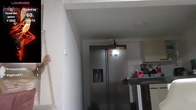 Snapshot of saramartinez1000 chatting on February 13, 2025, 9:27 pm saramartinez1000 online show from February 13, 2025, 9:27 pm