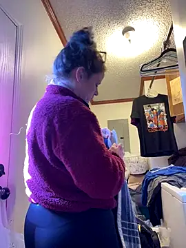 velvetta  online show from October 25, 2025, 6:52 pm