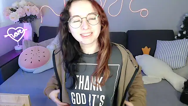 Snapshot of Mini_Diva chatting on February 15, 2026, 9:08 am Mini Diva online show from February 15, 2026, 9:08 am