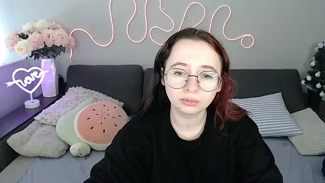 Snapshot of Mini_Diva chatting on January 19, 2026, 9:35 am Mini Diva online show from January 19, 2026, 9:35 am