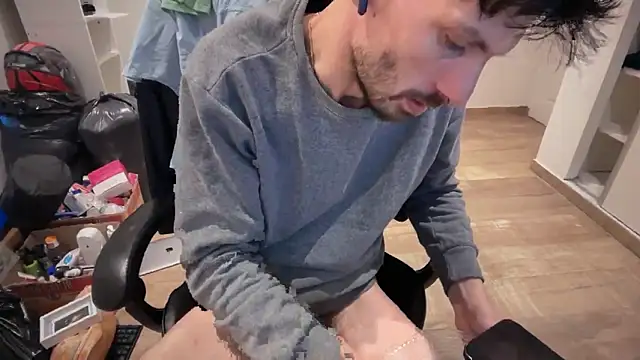 nicolaaaaas online show from November 23, 2025, 4:06 pm