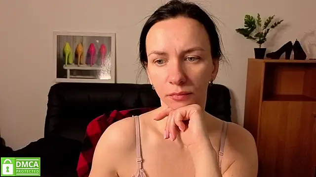annakillianox online show from April 23, 2026, 5:25 am