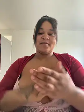 Snapshot of yourfavlightskinn chatting on November 20, 2025, 12:17 pm yourfavlightskinn online show from November 20, 2025, 12:17 pm