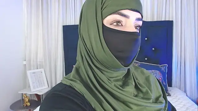 Snapshot of Uzra_hayed chatting on November 7, 2025, 8:02 pm Uzra hayed online show from November 7, 2025, 8:02 pm