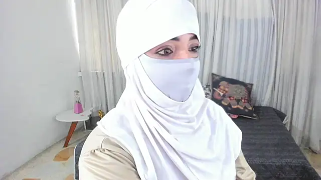 Snapshot of Uzra_hayed chatting on May 14, 2026, 2:14 pm Uzra hayed online show from May 14, 2026, 2:14 pm
