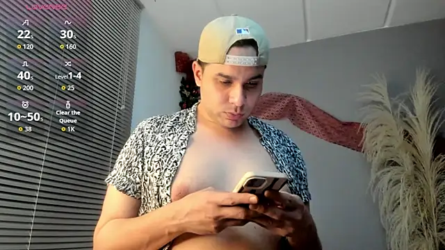 Latin boy surprisee online show from January 7, 2026, 1:21 am