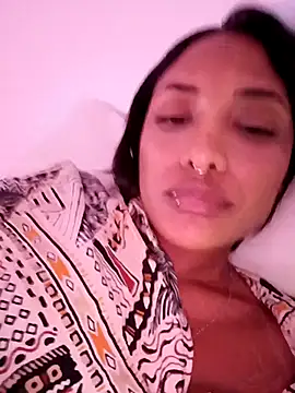 Snapshot of VictoireFeller chatting on December 15, 2025, 4:29 am VictoireFeller online show from December 15, 2025, 4:29 am