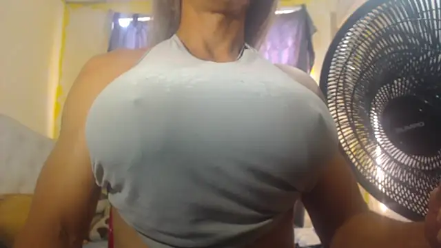 Snapshot of DanielaMuscleTS chatting on December 16, 2025, 7:40 pm DanielaMuscleTS online show from December 16, 2025, 7:40 pm