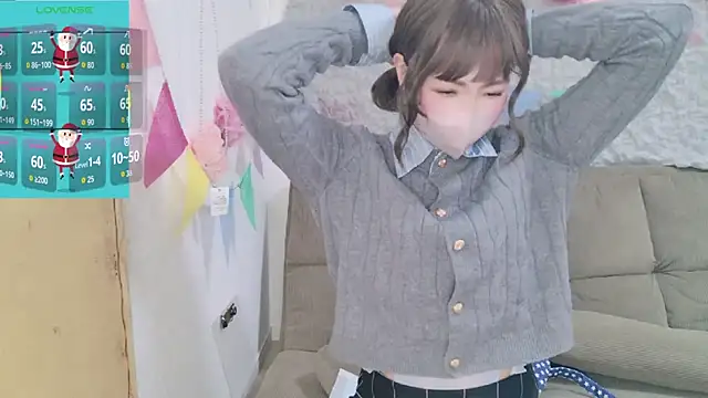 Snapshot of A33-asami chatting on December 1, 2025, 1:28 am A33-asami online show from December 1, 2025, 1:28 am