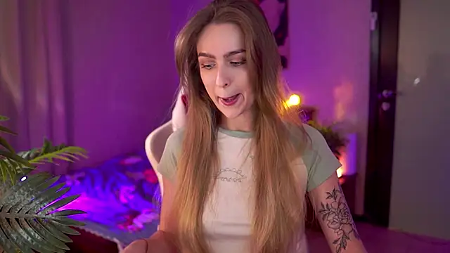 Snapshot of Kamila_icee chatting on February 15, 2026, 8:30 pm Kamila icee online show from February 15, 2026, 8:30 pm