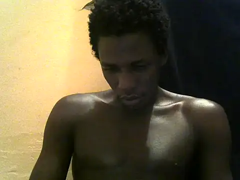 Snapshot of Bigras0011 chatting on May 31, 2026, 4:02 pm Bigras0011 online show from May 31, 2026, 4:02 pm