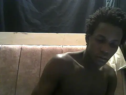 Snapshot of Bigras0011 chatting on July 3, 2026, 9:16 am Bigras0011 online show from July 3, 2026, 9:16 am