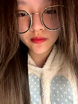 Krixxi22 online show from November 18, 2025, 3:15 pm