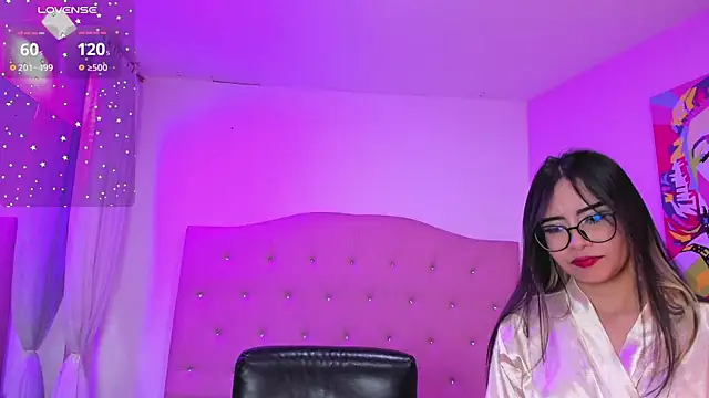 Snapshot of Ashlyeegray chatting on December 14, 2025, 12:44 pm Ashlyeegray online show from December 14, 2025, 12:44 pm