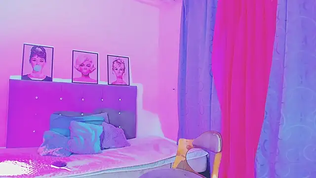 Snapshot of Kimberly_thompsom chatting on February 12, 2025, 5:16 pm Kimberly thompsom online show from February 12, 2025, 5:16 pm