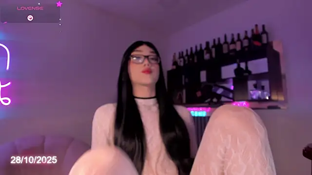 Snapshot of Bonnie_Luxury chatting on October 28, 2025, 9:36 pm Bonnie Luxury online show from October 28, 2025, 9:36 pm