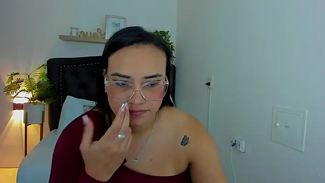 zoe danae  online show from March 8, 2025, 12:09 pm