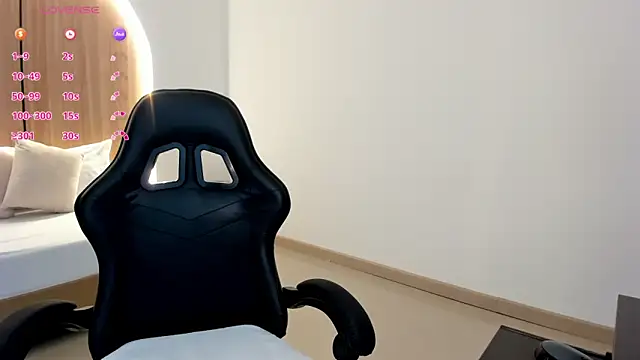 Snapshot of zoe_danae_ chatting on March 14, 2026, 12:33 pm zoe danae online show from March 14, 2026, 12:33 pm