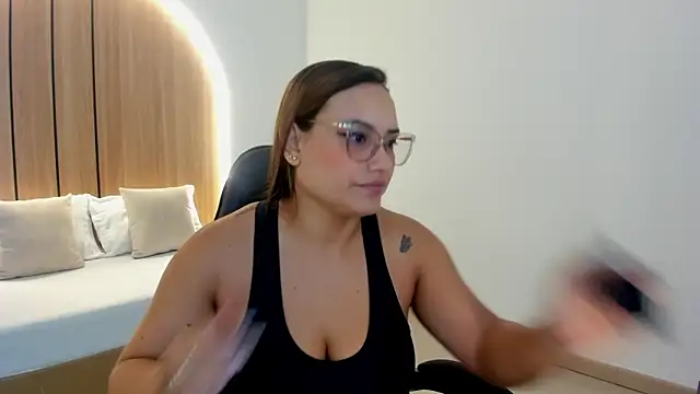 Snapshot of zoe_danae_ chatting on April 13, 2026, 12:20 pm zoe danae online show from April 13, 2026, 12:20 pm