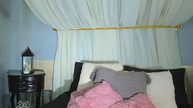 Snapshot of AnnaVictoria__ chatting on September 17, 2025, 2:24 am AnnaVictoria   online show from September 17, 2025, 2:24 am