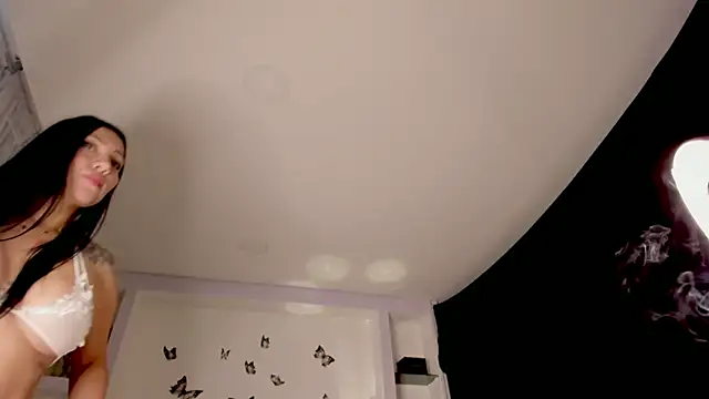 Snapshot of miicheell_colins31 chatting on January 5, 2026, 8:23 pm miicheell colins31 online show from January 5, 2026, 8:23 pm