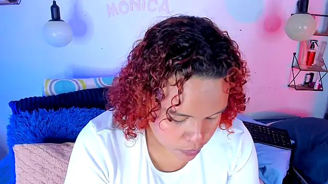 monicabbw  online show from November 14, 2025, 1:31 am