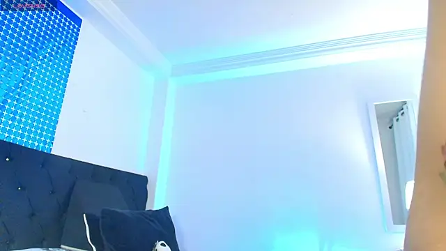 MeganLorensx online show from November 27, 2025, 12:00 am