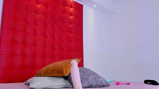 Snapshot of Daliana_Beck chatting on May 12, 2026, 1:17 pm Daliana Beck online show from May 12, 2026, 1:17 pm
