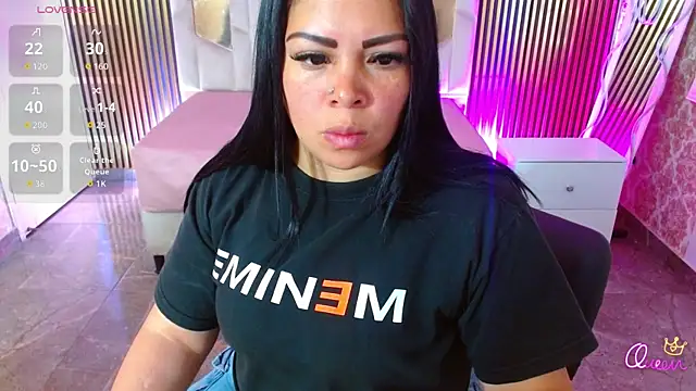martinna tay online show from May 22, 2026, 3:04 am