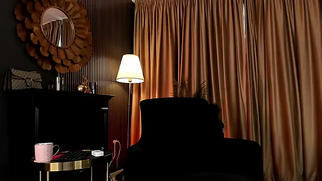 LovingBlondie online show from June 7, 2026, 5:12 am