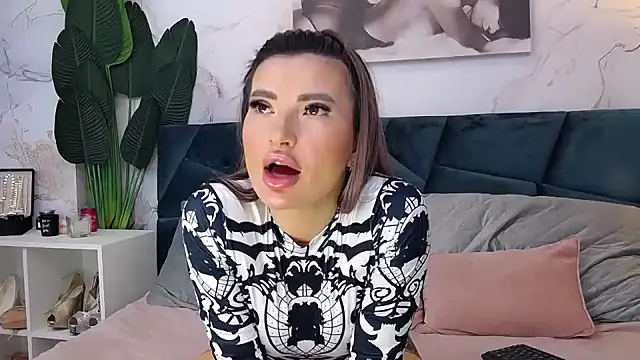 Snapshot of NightshadeIris chatting on December 30, 2024, 8:21 am NightshadeIris online show from December 30, 2024, 8:21 am