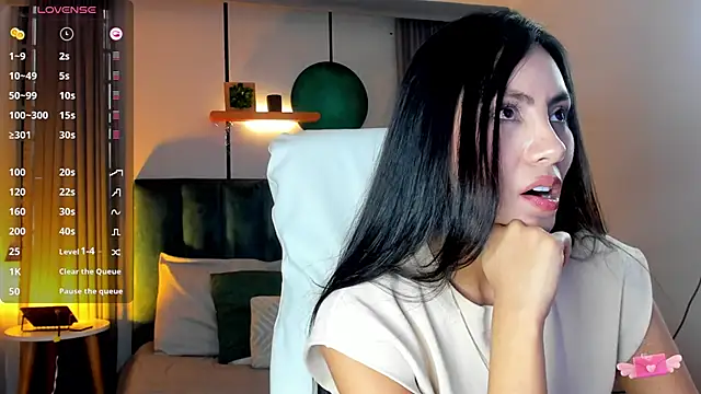 Snapshot of nichole_bree_ chatting on February 17, 2025, 3:33 pm nichole bree  online show from February 17, 2025, 3:33 pm